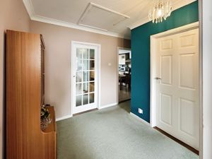 WINDSOR COURT- click for photo gallery